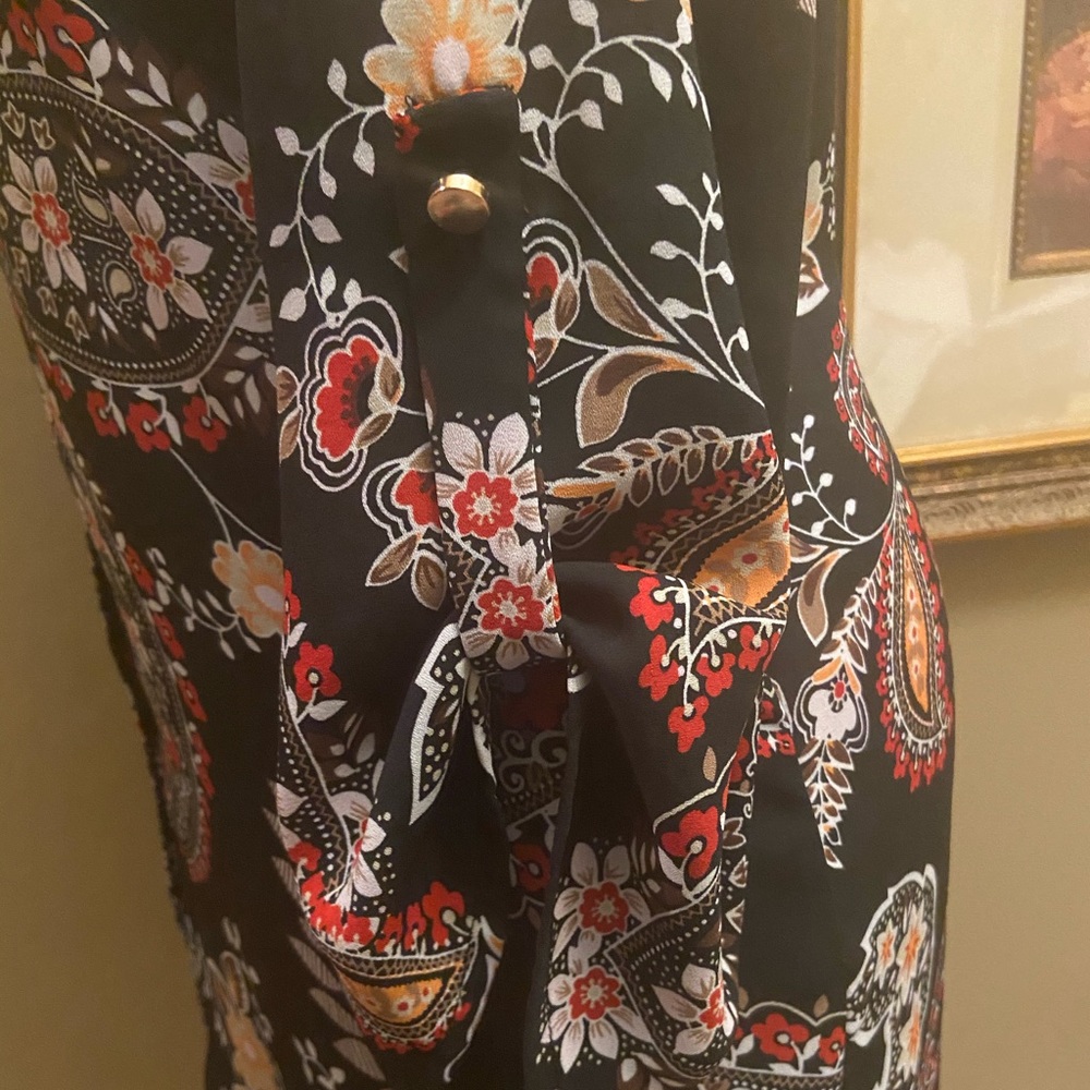 New Directions Black Floral Tunic Top Size M - Picture 11 of 16